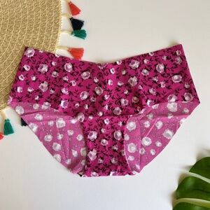 Victoria’s Secret No Show Hiphugger Panty Pink Roses Medium NEW